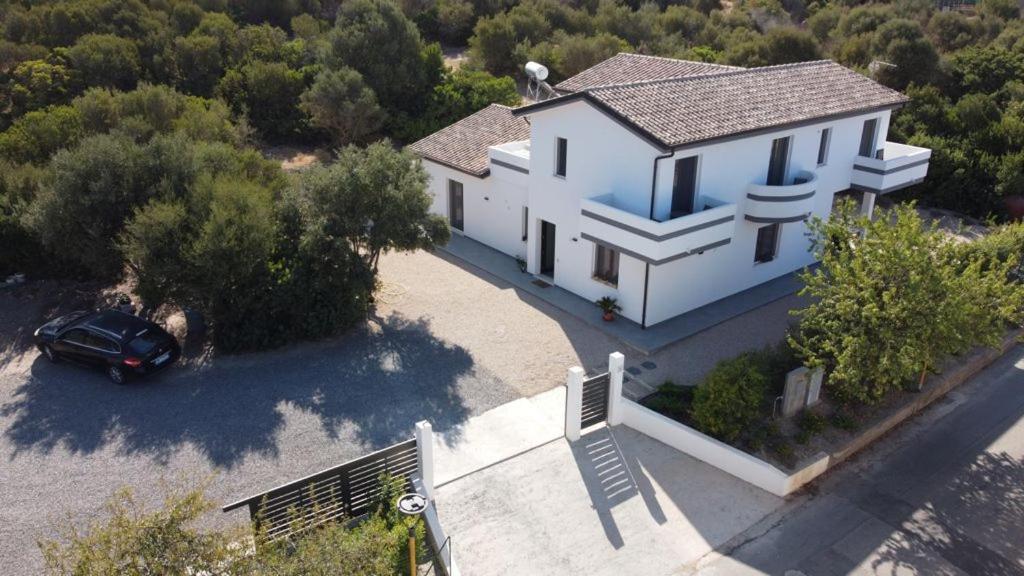 B&B Juniperus SantʼAnna Arresi Exterior foto